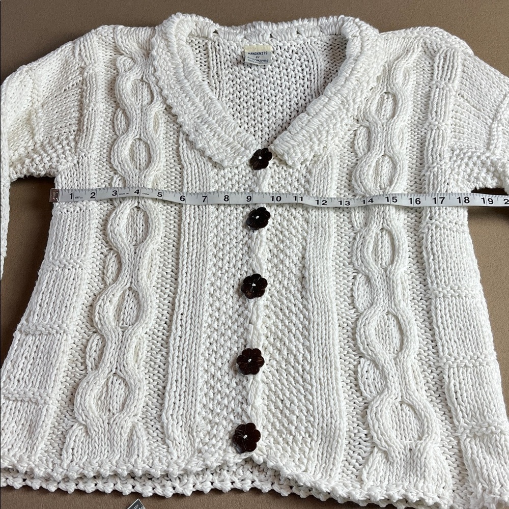 HANDKNITS BY EASTWINDS
Vintage 100% Cotton Cable Knit Flower Button Cardigan S - Picture 9 of 11